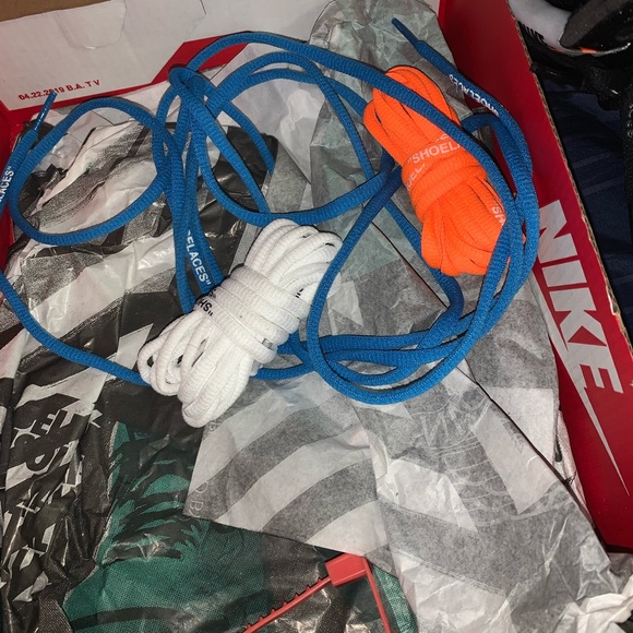 Vapor max off white size 9 - Picture 4 of 7